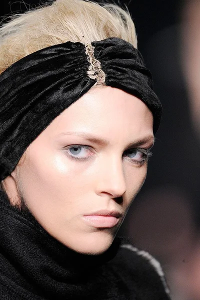 Look 1
